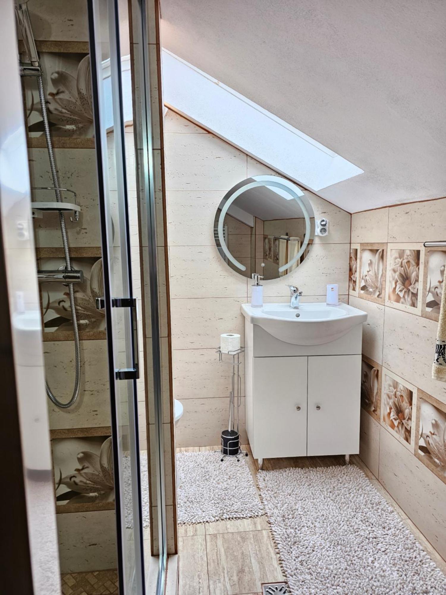 Casa Hera Călimăneşti Værelse billede